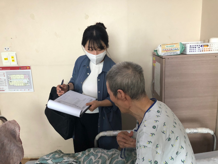 익산시가 요양병원 장기입원자를 대상으로 실태조사를 벌이고 있다. 익산시 제공