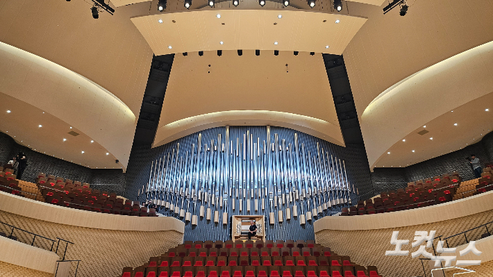 부산콘서트홀 대공연장에 설치된 파이프오르간. 박진홍 기자