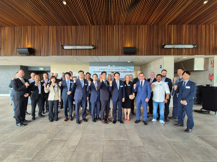 한국동서발전은 지난 14일(현지시간) 호주 브리즈번에서 콜럼불라(Columboola) 202메가와트(MW)급 태양광 발전소 준공 기념식을 가졌다. 동서발전 제공 