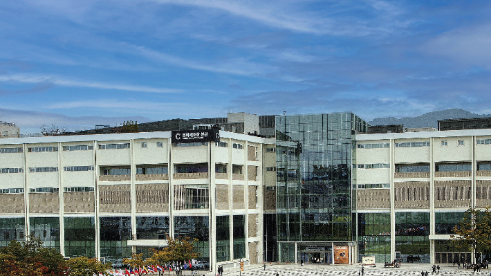 '현대 트랜스로컬 시리즈' 참여 기관 청주공예비엔날레 전경. 청주공예비엔날레조직위원회 제공