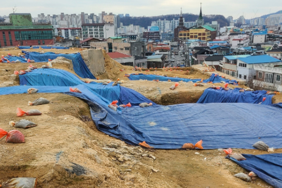 후백제 성벽이 확인된 전주 종광대 재개발 구역. 자료사진