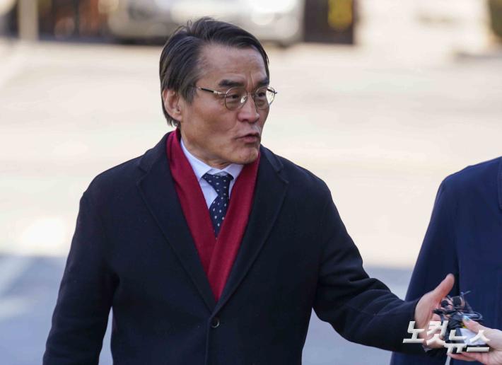 입장 밝히는 배보윤 변호사