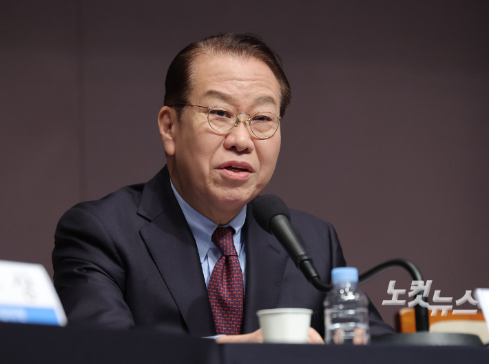 발언하는 국민의힘 권영세 비상대책위원장     (서울=연합뉴스) 류영석 기자 = 국민의힘 권영세 비상대책위원장이 17일 서울 중구 프레스센터에서 열린 관훈토론회에 참석해 발언하고 있다. 2025.2.17     ondol@yna.co.kr (끝)   <저작권자(c) 연합뉴스, 무단 전재-재배포, AI 학습 및 활용 금지> 연합뉴스