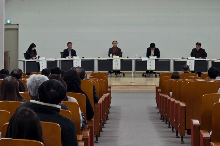 전북교육청은 19일 전주공업고에서 직업계고 학생과 학부모, 교원, 기업 관계자 등 250여 명이 참석한 가운데 '2025년 직업계고 현장실습 운영 개선을 위한 공청회'를 했다. 전북교육청 제공