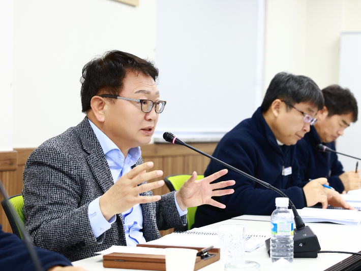 손병복 군수가 2026년 국가투자예산 확보 보고회를 주재하고 있다. 울진군 제공