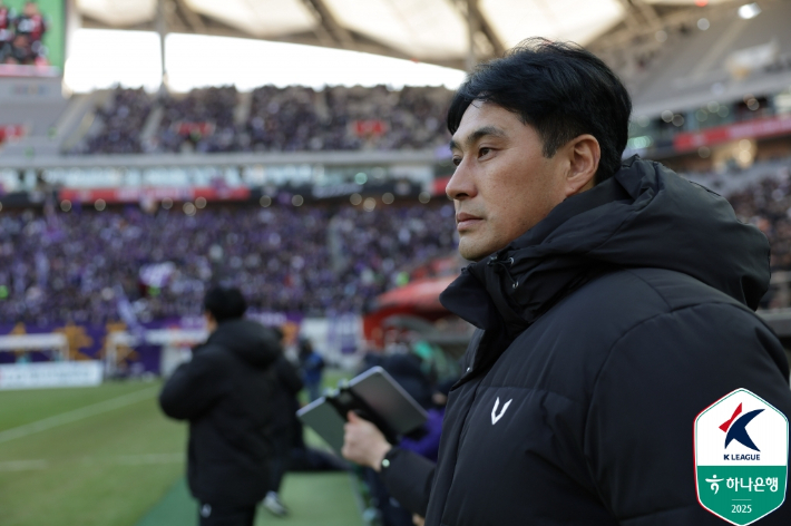 안양 유병훈 감독. 한국프로축구연맹