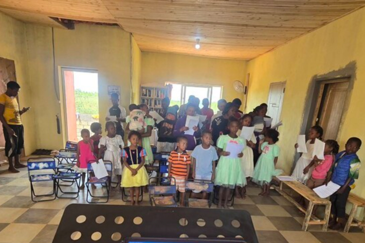 이리문 선교사가 개척해 돌보던 마다가스카르 무라망가의 타마타브 빈들선교회 벧엘교회 교인들. 