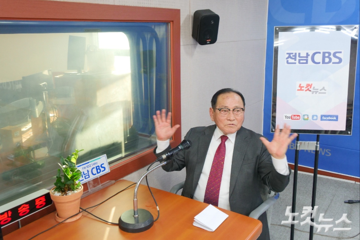 고 김창열 목사. 김 목사는 농업 선교와 함께 의료 시설이 열악한 마다가스카르 지역에서 침술 의료 봉사도 펼쳤다.