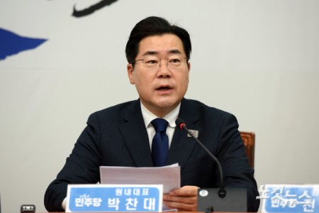 발언하는 박찬대 원내대표