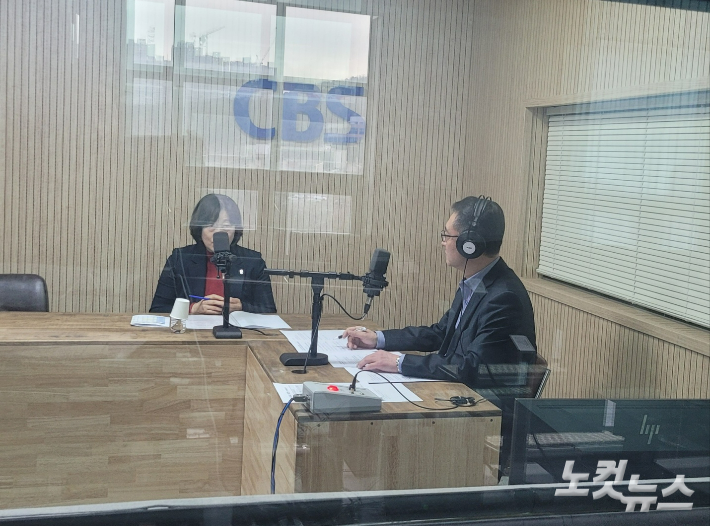 왼쪽부터 용미숙 과장, 김종현 앵커. 충북CBS