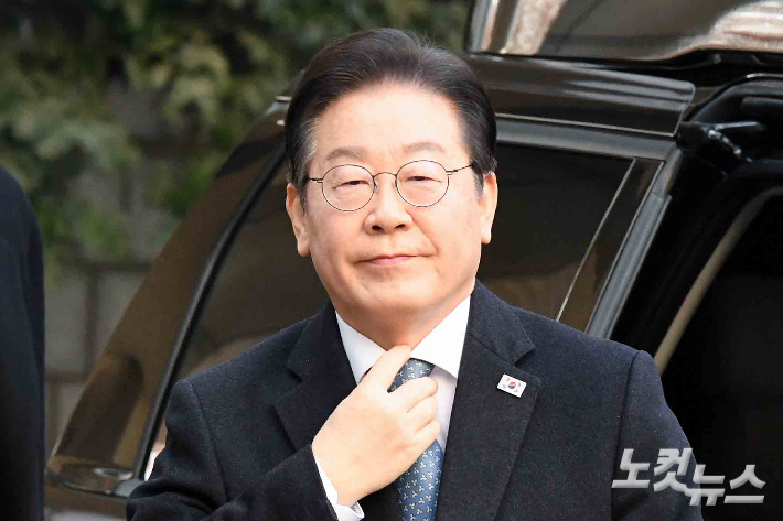 이재명 더불어민주당 대표가 26일 서울 서초구 서울고등법원에서 열린 공직선거법위반 5차 공판에 출석하고 있다. 박종민 기자