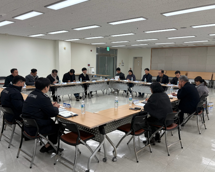 부사항만공사자 지난 26일 신항 배후단지 입주기관과 소통하는 자리를 가졌다. 부산항만공사 제공