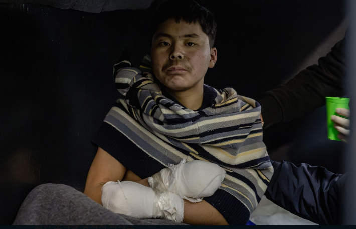 우크라이나군에 생포된 북한군. 연합뉴스