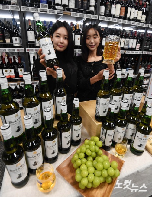 이마트, ‘블랙 앤 화이트’ 위스키 단독 판매