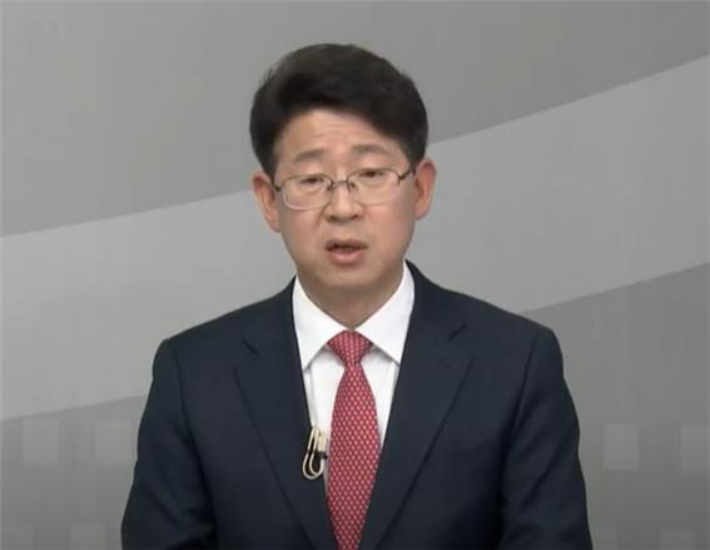 지난해 총선 TV토론회에 출연한 최기식 위원장. 중앙선거방송토론위원회 유튜브 캡처