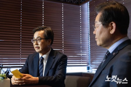 이재명 더불어민주당 대표와 김동연 경기도지사가 28일 오후 서울 여의도의 한 식당에서 회동을 하고 있다.2025.02.28.