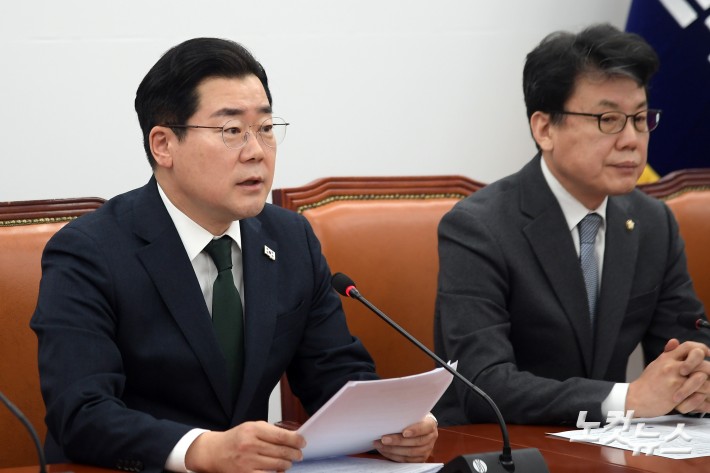 발언하는 박찬대 원내대표