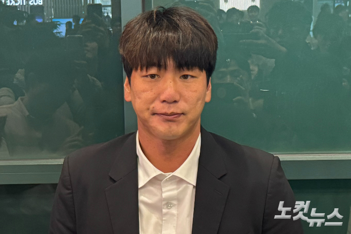 인터뷰하는 SSG 김광현. 이우섭 기자