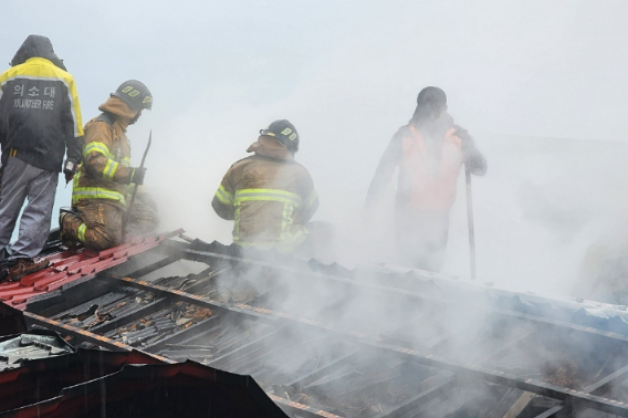 화재 진압. 경남소방본부 제공 