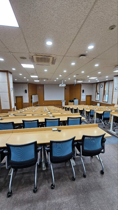 충북대 의예과 강의실. 100석 규모로 충북대 의대에서 가장 큰 규모의 강의실이다. 충북대 의대 제공