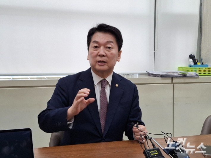 안철수 의원은 5일 오전  부산시의회에서 한동훈 전 대표에 대해 "확장성이 부족하다"고 지적했다. 강민정 기자