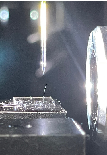 KERI 3D 프린터가 맥신 잉크를 활용해 마이크로 구조물을 인쇄하고 있다. 한국전기연구원 제공