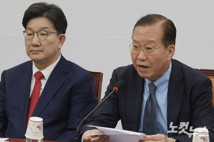 국민의힘 권영세 비대위원장이 지난 10일 서울 여의도 국회에서 열린 비상대책위원회의에서 발언을 하는 모습. 윤창원 기자