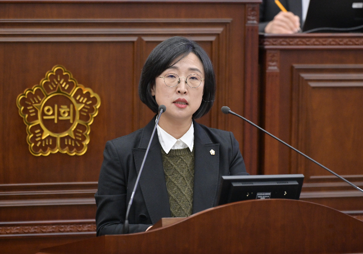 10분 자유발언에 나선 박경난 의원. 강릉시의회 제공