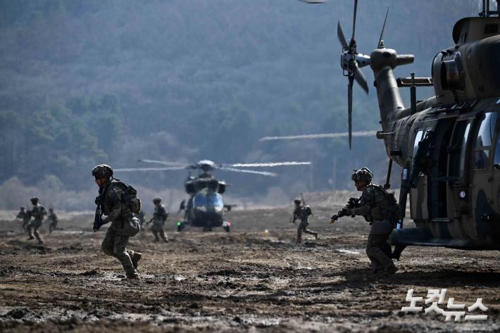 전술기동 훈련하는 한미 장병들