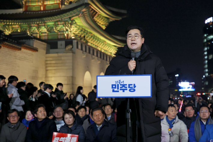 경복궁 농성장 앞 의원총회 연 민주당 [연합뉴스]