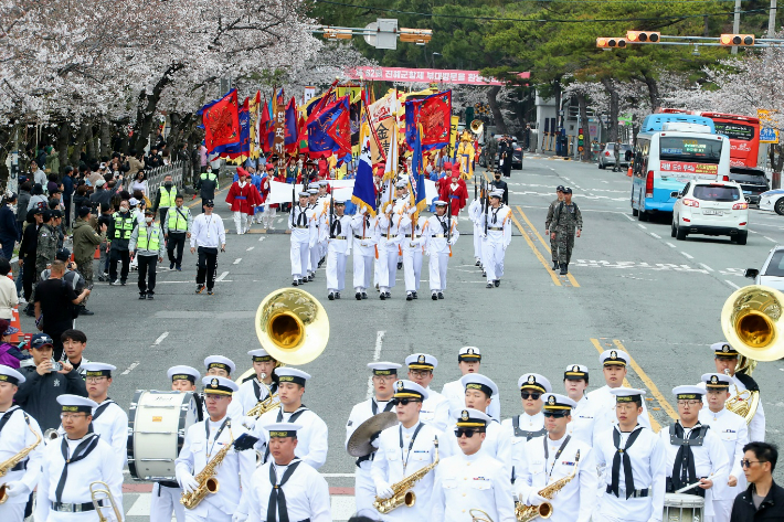 호국퍼레이드 모습. 창원시 제공