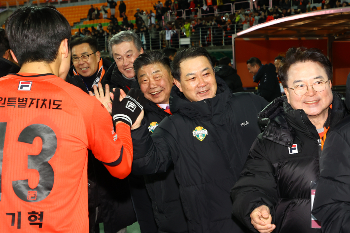 강원FC 정규리그 홈경기 개막식 참석모습. 강원특별자치도의회 제공