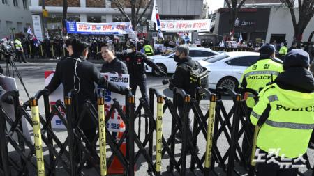 경계 강화된 헌법재판소 앞