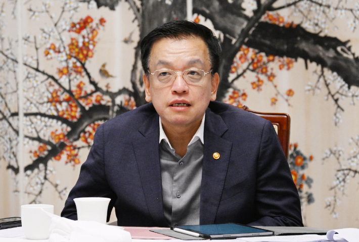 최상목 대통령 권한대행 부총리 겸 기획재정부 장관이 14일 정부서울청사에서 열린 거시경제·금융현안 간담회에서 발언하고 있다. 기획재정부 제공