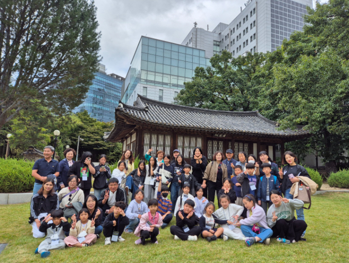 부모님과 함께 역사기행. 남부은샘교회제공
