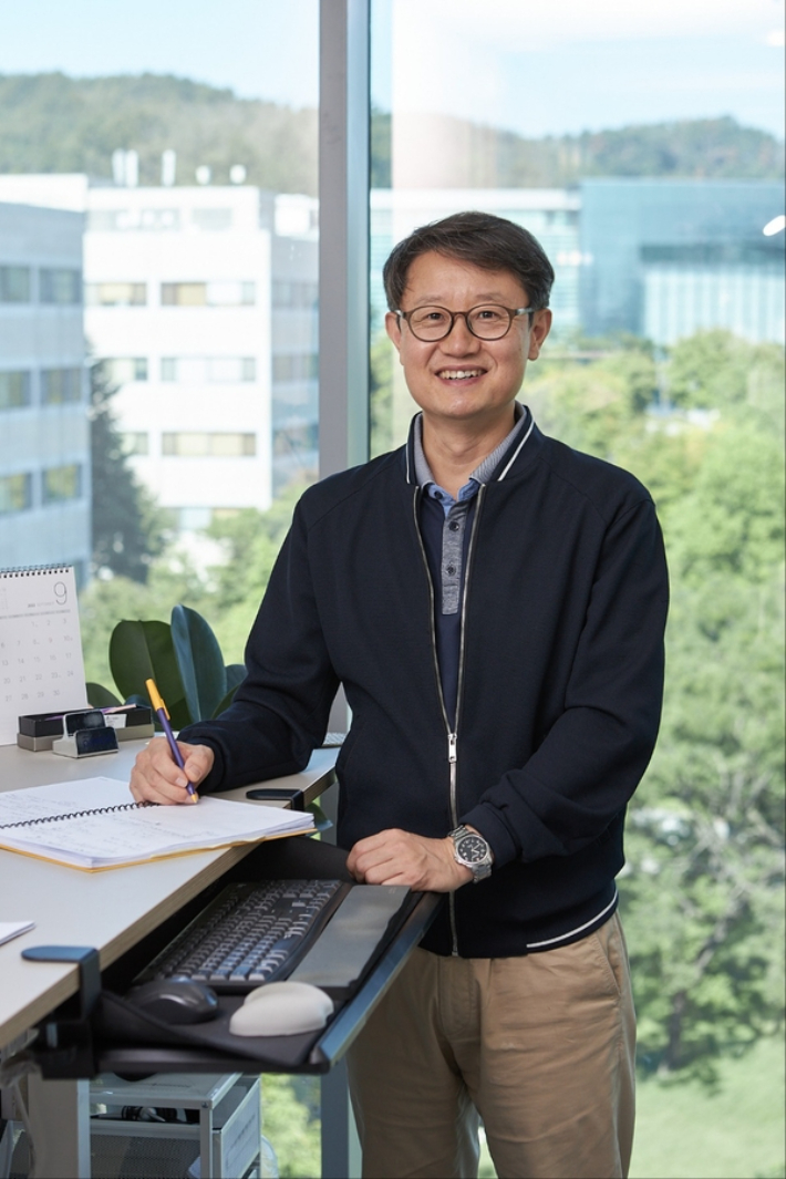 이옴텍 박영준 대표. 포스코 제공