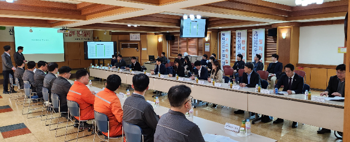 24일 열린 산업위기 선제대응지역 지정 현지 실사 기업간담회. 전라남도 제공 