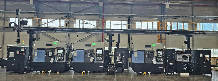 'AI CNC 실증센터'에 있는 핵심 장비로, 국산 CNC의 제어 및 가공 정밀도, 최대 운전 속도 등을 평가한다. 전기연구원 제공 