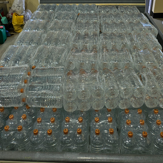 울진군이 의성군에 전달한 생수. 울진군 제공