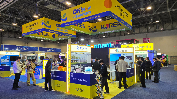 전라남도가 2026년 1월 6일부터 4일간 미국 라스베이거스에서 열리는 세계 최대 가전·IT 전시회인 '소비자 전자제품 전시회(CES)'에 참가할 기업을 4월 21일까지 모집한다. 전남도 제공