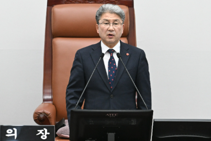 이상봉 제주도의회 의장. 도의회 제공