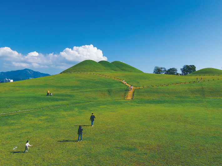 고성 송학동 고분군. 경남 고성군청 제공 