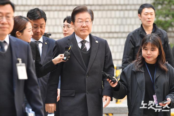 법정으로 향하는 이재명 대표