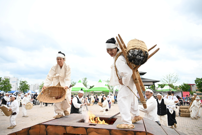 제21회 울산쇠부리축제는 5월 9일 오후 7시 북구청 광장에서 개막식을 시작으로 사흘 동안 풍성한 즐길거리가 마련된다.  북구청 제공 