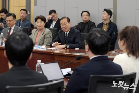 격려사하는 권영세 비대위원장