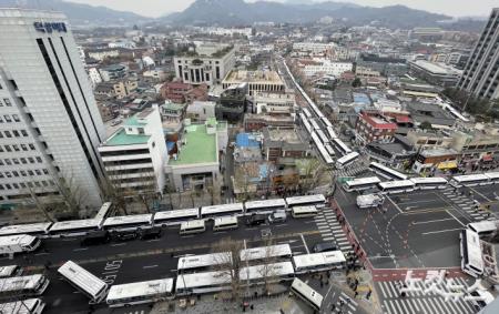 이틀 앞둔 尹탄핵 선고...헌재 인근 
