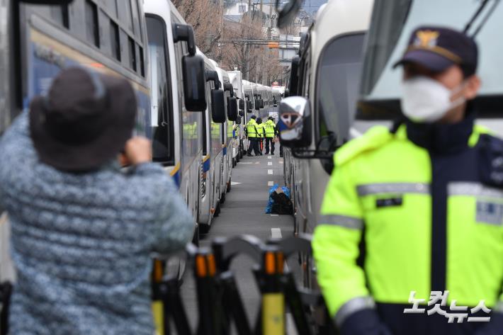 탄핵선고 D-2…헌재 주변 