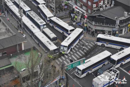 경찰, 헌재 인근 100ｍ 