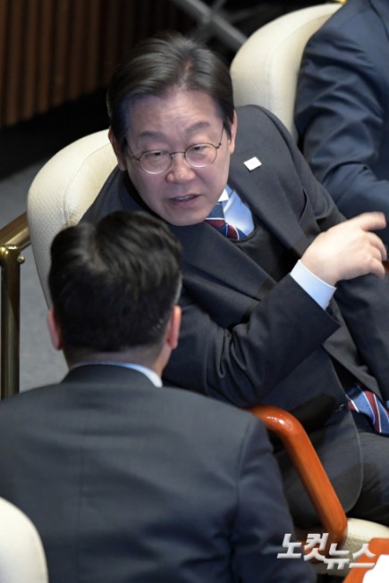 대화하는 이재명-박찬대