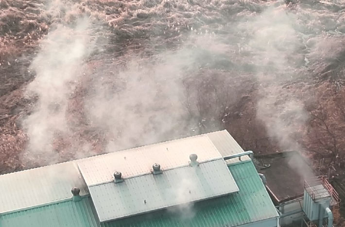 유해물질 배출 적발. 경남도청 제공 